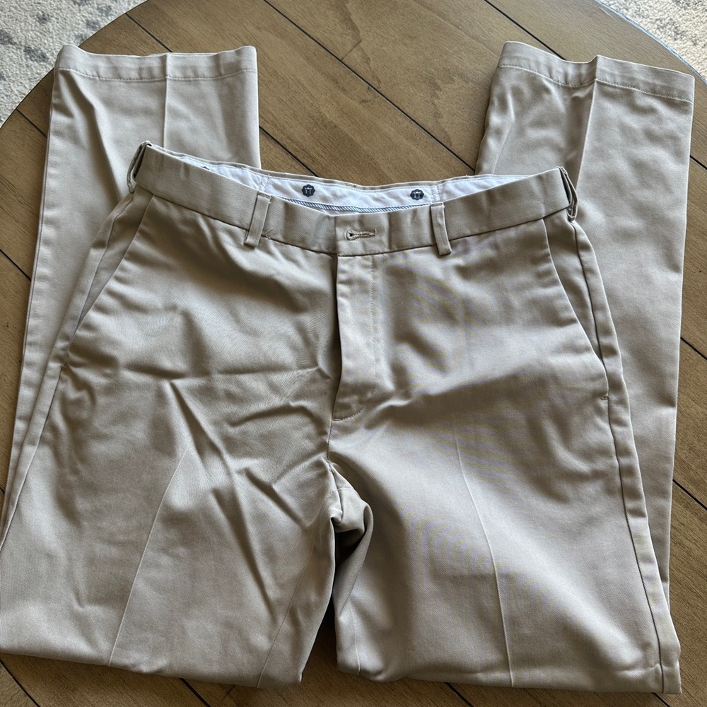 Men’s pants khaki Haggar Clothing straight fit 34x32 work to weekend